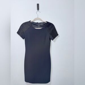 Theory Modern Crepe Sheath Dress in navy with black lace detail Size 0 EUC